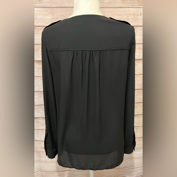 Lord & Taylor polyester blouse size small. EUC - Picture 4 of 7